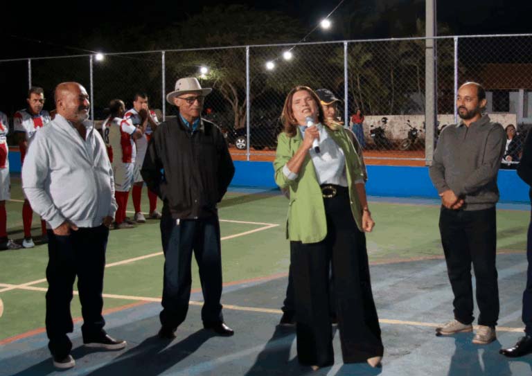 INAUGURAÇÃO DA QUADRA JOSIAS JOSÉ MARQUES FORTALECE ESPORTE E LAZER NA COMUNIDADE DA BATATEIRA EM ARACATU