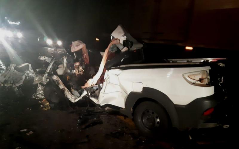 Vitória da Conquista: Uma pessoa morre e outra fica ferida após batida que 'dissolveu' cabine de carro