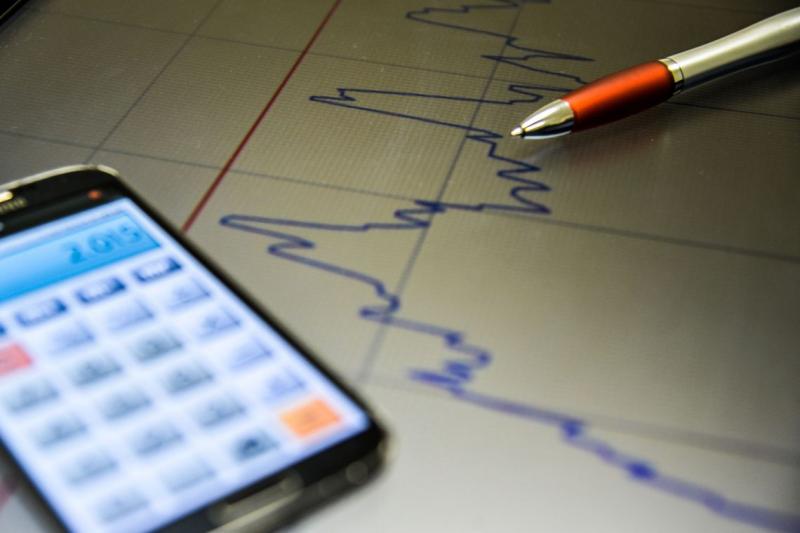 Governo reduz previsão de crescimento da economia para 2,2% neste ano