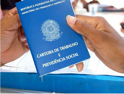 Carteiras de trabalho poderão ser emitidas em agências dos Correios