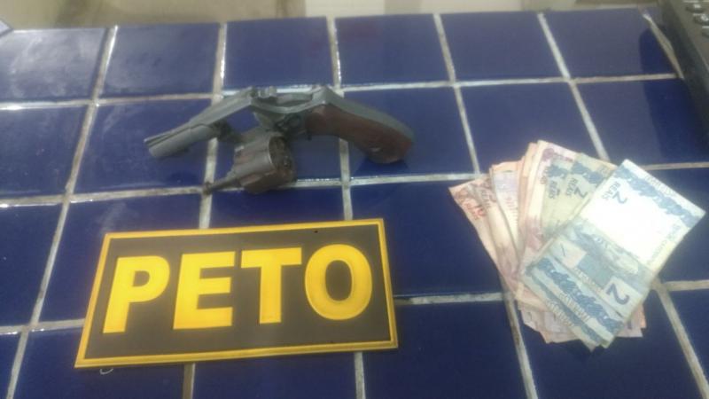 Adolescente armado com revólver é apreendido em flagrante assaltando posto de combustíveis em Brumado