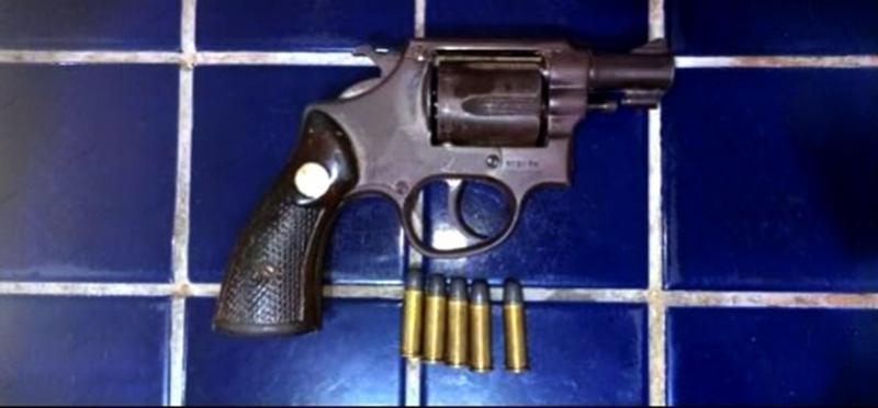 Homens são presos com arma de fogo em Brumado