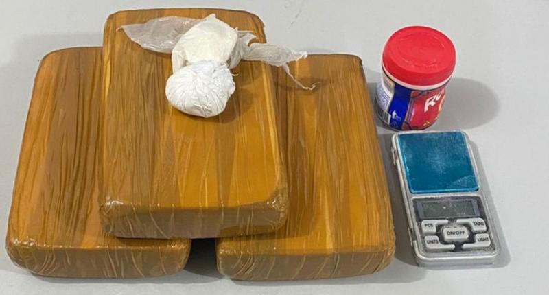 Acusada de tráfico de drogas é presa durante ação da polícia militar em Livramento de Nossa Senhora