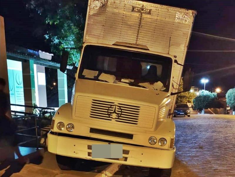 Caminhoneiro de Guanambi morre atropelado pelo próprio veículo em Boquira