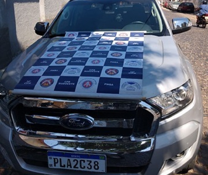 Duas pesssoas são presas em Brumado por porte ilegal de armas e veículo adulterado