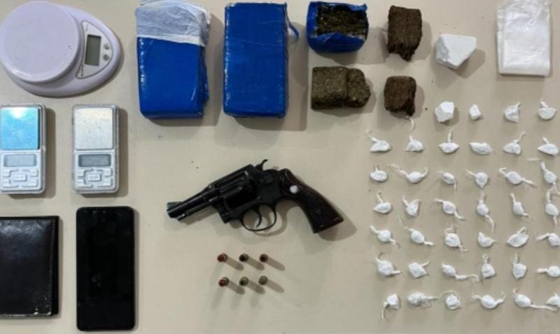 Acusados de tráfico de drogas são apreendidos pela PM nesta segunda em Vitória da Coquista