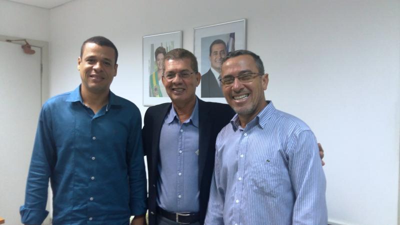 Luta de lideranças de Malhada assegura colégio e sistema de água em Parateca