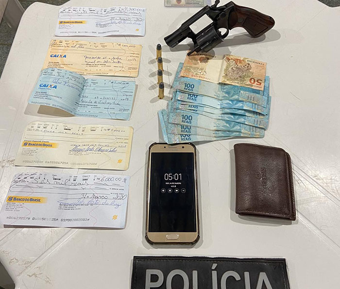 Duas armas apreendidas em menos de 24 horas no interior da Bahia