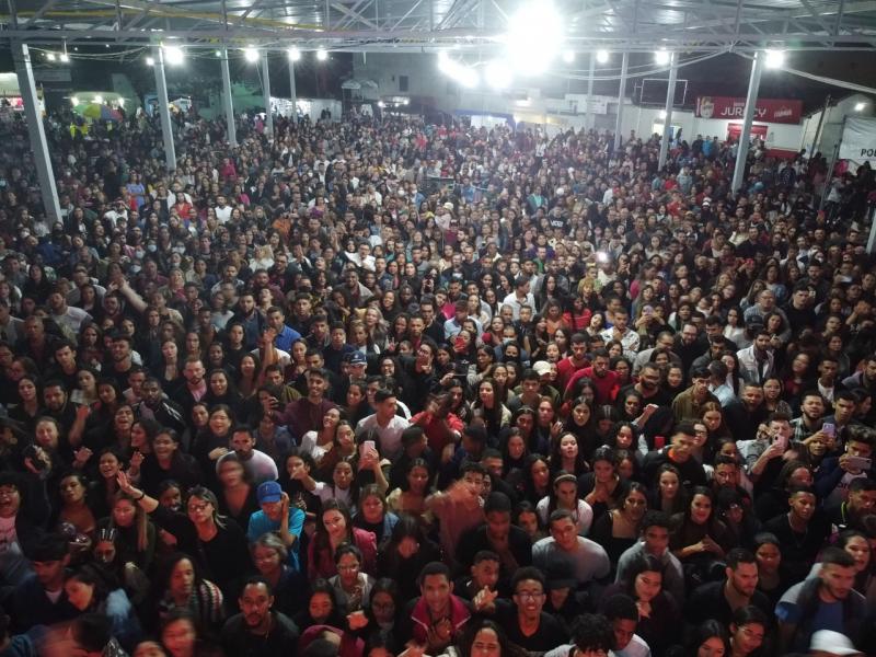 Show gospel finaliza as comemorações dos 60 anos de aniversário de Aracatu