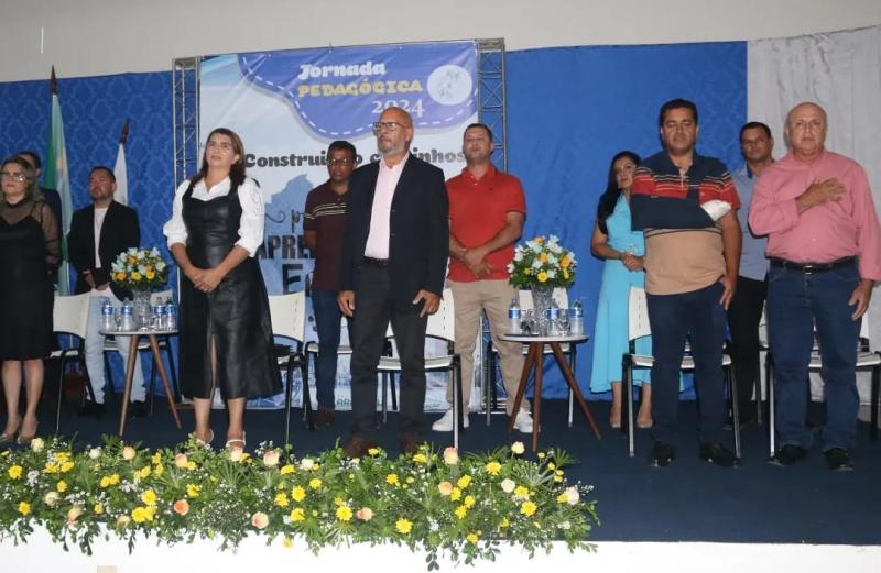 Profissionais da educação de Aracatu participam da jornada pedagógica 2024