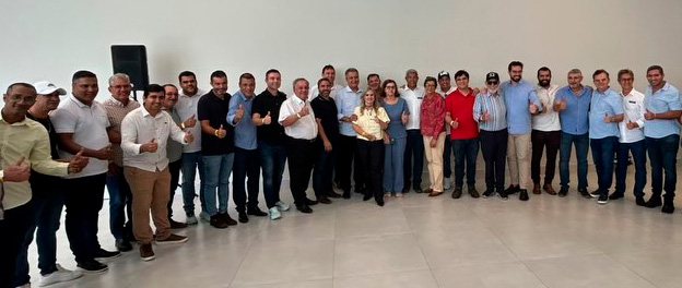 Prefeito de Rio do Antônio marca presença ao lado do governador Jerônimo Rodrigues em visita a Guanambi
