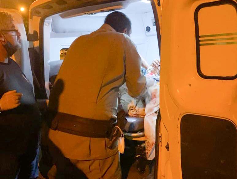 CIPRv/BRUMADO: Mulher dá à luz dentro de ambulância, parto foi realizado pela polícia