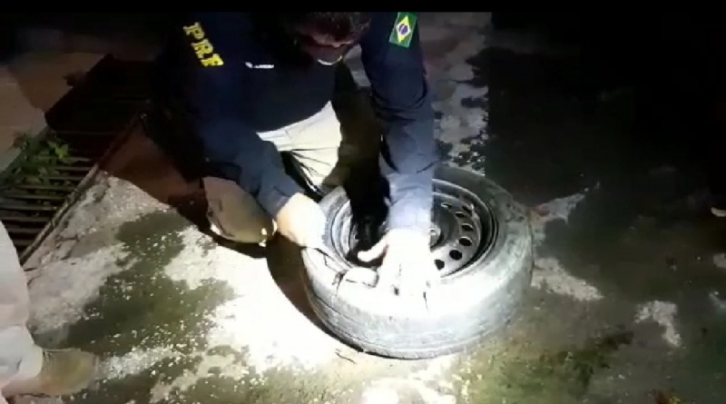 Feira de Santana: ‘Supermaconha’ é encontrada em estepe de carro na BR 116 