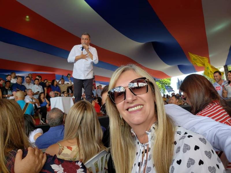 Prefeita de Malhada de Pedras participa de convenção do PT onde Rui Costa tem candidatura homologada