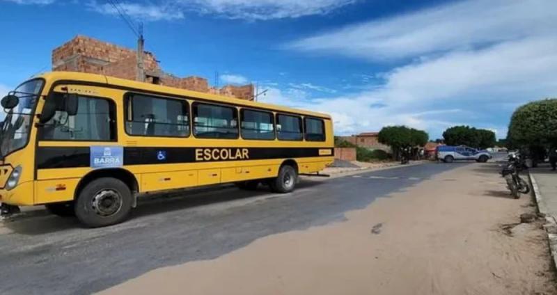 Criança de 6 anos morre após ser atropelada por ônibus escolar na Bahia