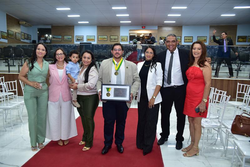 Câmara de Vereadores de Brumado realizou Sessão Solene e homenageou personalidades com honrarias