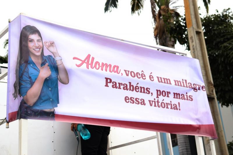 Recepcionada por amigos e familiares influenciadora digital Aloma Gomes chega em Brumado