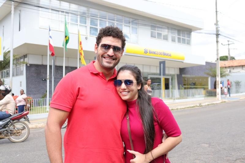 Recepcionada por amigos e familiares influenciadora digital Aloma Gomes chega em Brumado