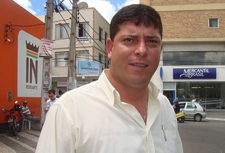 Vereador de Anagé é internado em estado grave após levar coice de cavalo