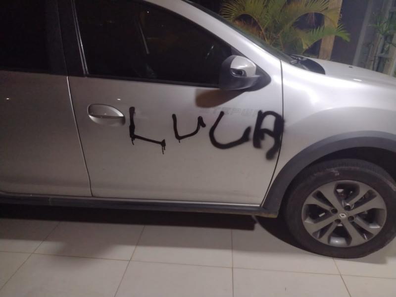 Carros são pinchados com ‘Lula’ em Vitória da Conquista
