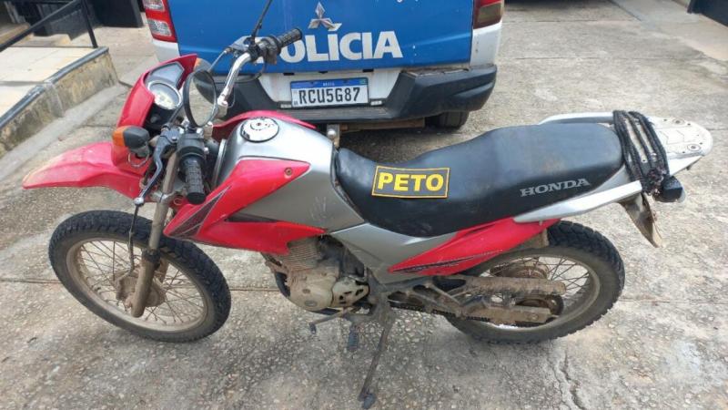 Veículo com sinais de adulteração é apreendido no centro de Brumado