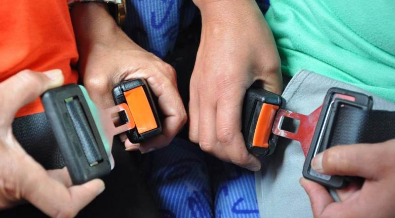 Estudos apontam que mais da metade dos passageiros de ônibus não usam cinto de segurança