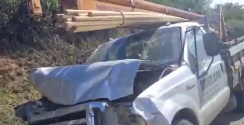 Batida entre caminhão, carro e caminhonete deixa um morto na BR-116 em Conquista