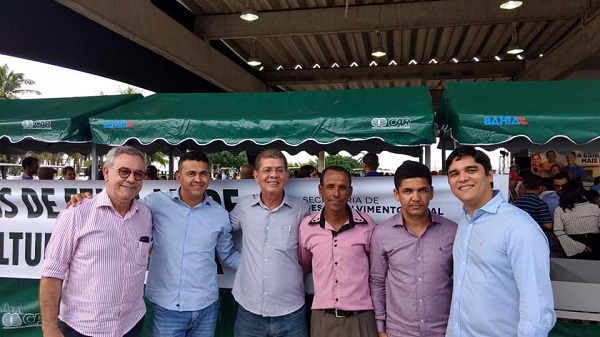 Prefeito de Guajeru entrega ambulância e participa de ato com o governador Rui Costa