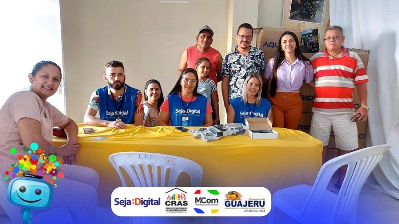 Governo de Guajeru realiza entrega de kits do programa 'Seja Digital'
