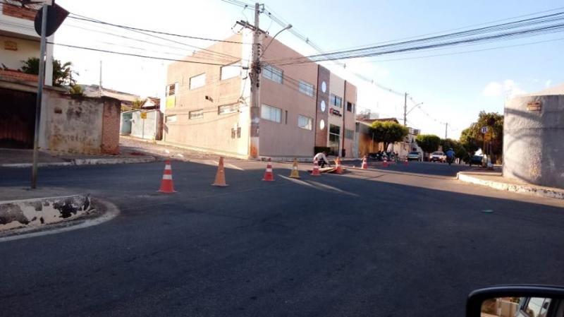 Brumado: Prefeitura inicia alteração de canteiro central da Avenida João Paulo I
