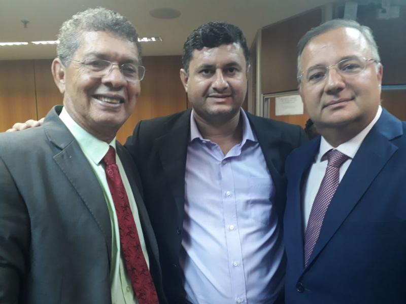 Riacho de Santana: Parlamentares buscam alternativa de água e energia elétrica na zona rural