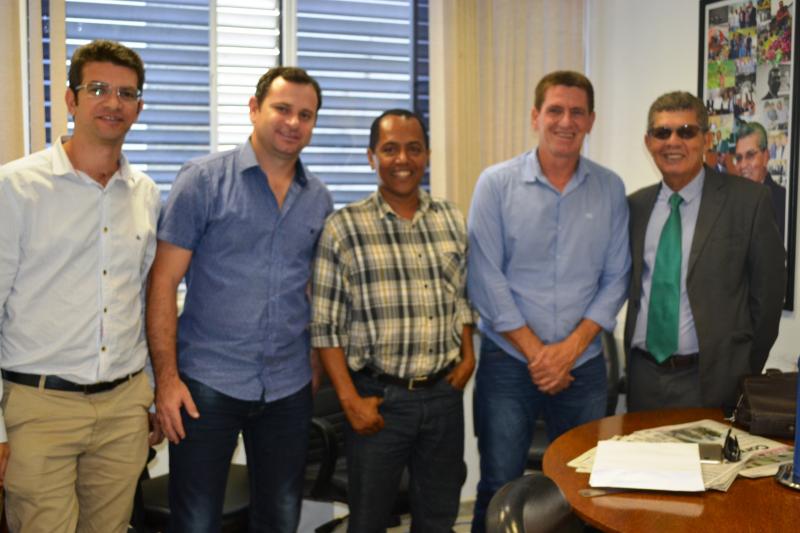 Deputado e comitiva de Mirante buscam melhorias na capital