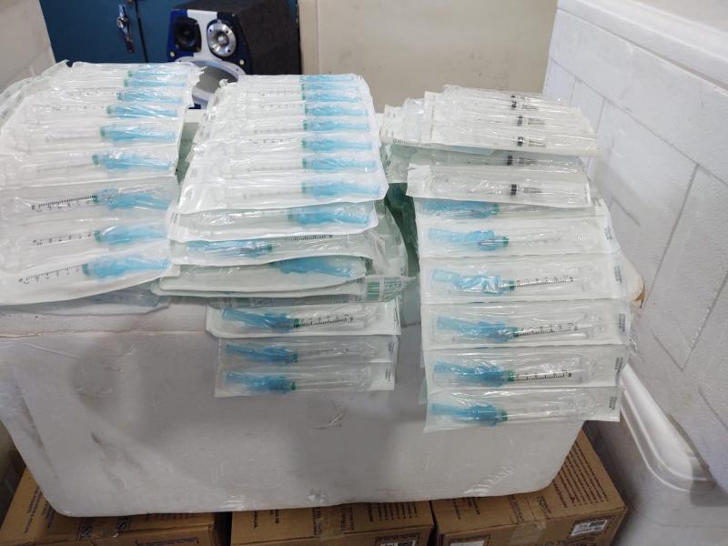 Vitória da Conquista: Servidor Público comete suicídio após ser preso em flagrante por furto de 8,6 mil seringas 