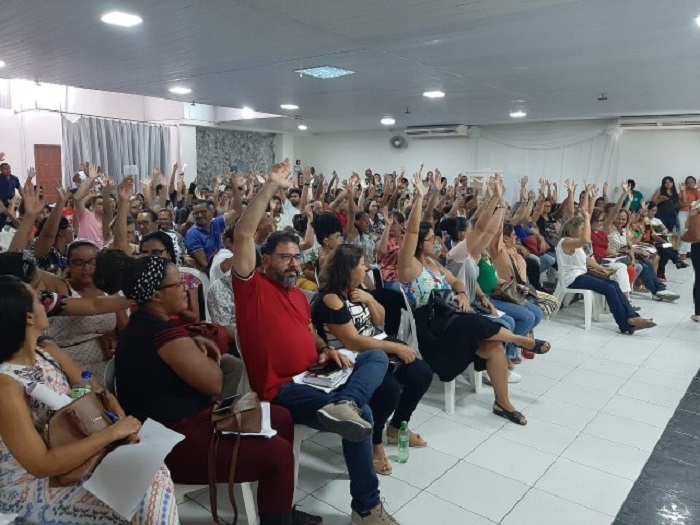 Brumado: Após assembleia professores da rede estadual de ensino decidem paralisar as atividades