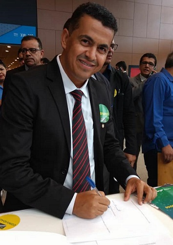 Gil Rocha assina termo de adesão ao Programa Internet para Todos