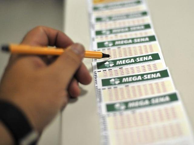 Mega-Sena deve pagar neste sábado prêmio de R$ 45 milhões