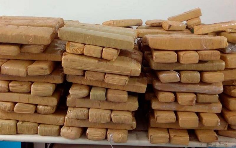 Polícia apreende 300 kg de droga após investigação sobre rota de tráfico entre Paraguai e Feira de Santana