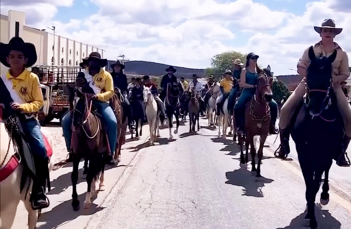 Ibitira Realiza Tradicional Cavalgada da Independência