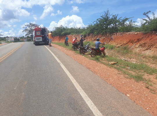 Maetinga: Animal solto na pista provoca um grave acidente na BA- 623