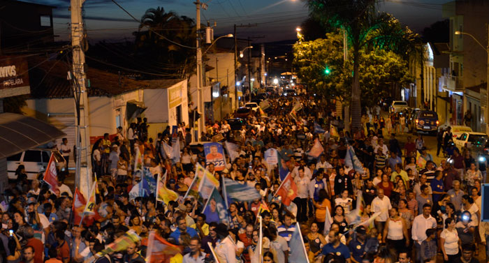 Prefeito Sérgio Maia recepciona Rui Costa em ato de campanha em Aracatu