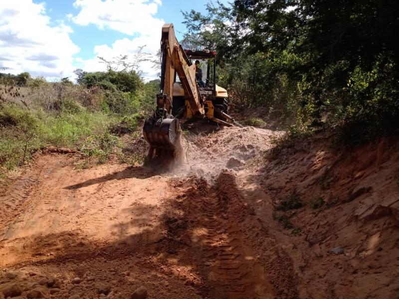 Malhada de Pedras: Obras são executadas na zona rural e urbana 