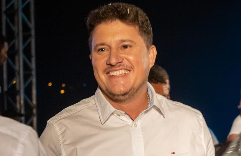 Prefeito de Guajeru é investigado pelo MP por suposta pratica de rachadinha no transporte