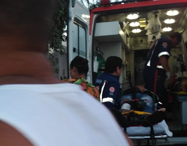 Acidente grave deixa duas pessoas feridas na Avenida João Paulo I em Brumado