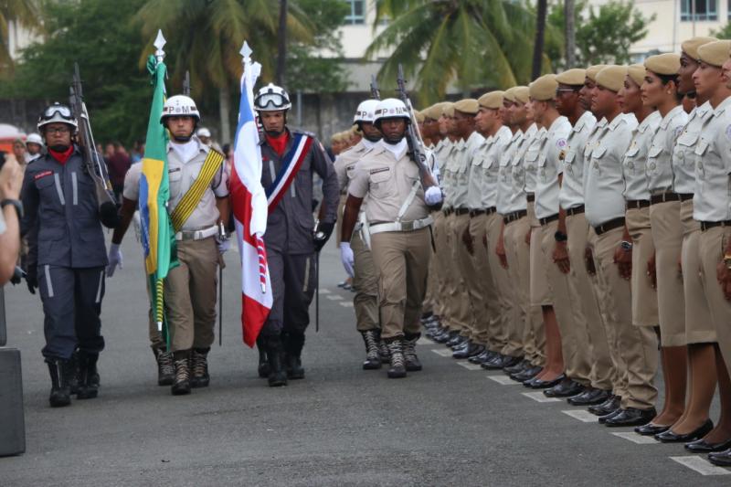 Polícia Militar e Corpo de Bombeiros formam 815 soldados na Bahia