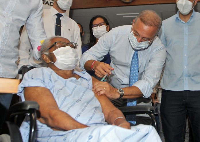 Covid-19: Bahia autoriza municípios a vacinarem idosos acima de 90 anos a partir desta segunda