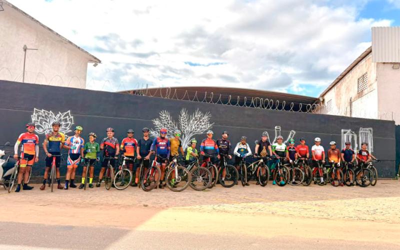 Brumado: Ciclistas pedem à prefeitura iluminação e melhorias no Anel Viário para pedaladas noturnas