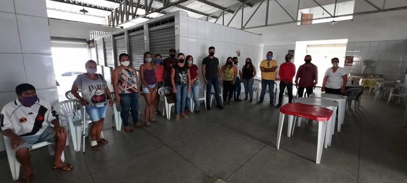 Comerciantes se mobilizam para tentar impedir que prefeito de Tanhaçu feche o Mercado Municipal