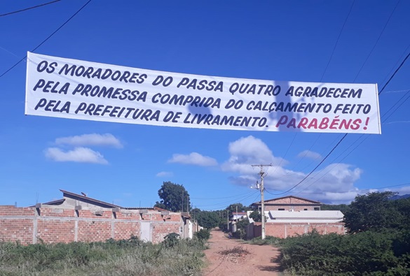 Moradores de Bairro em Livramento protestam de forma irônica contra promessas da administração