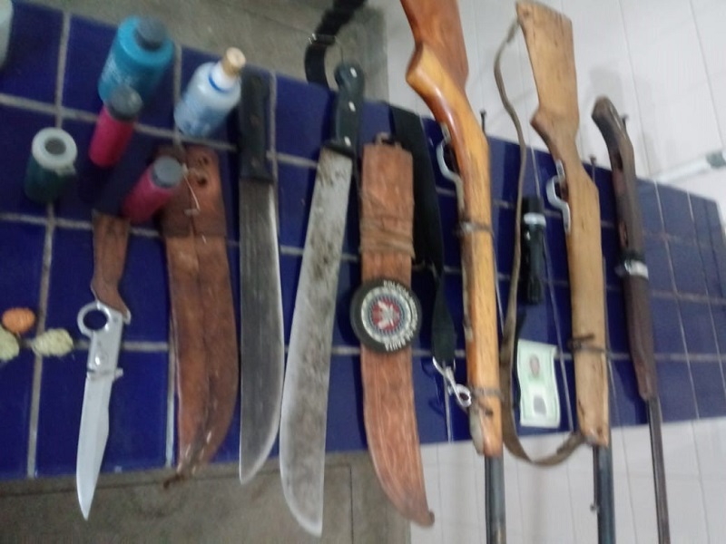 Polícia prende homem por ameaça e porte ilegal de armas de fogo em Maetinga