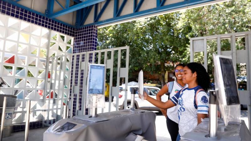 Bahia reduz em mais de 50% a taxa de abandono escolar